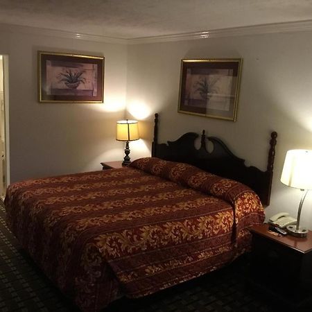 Houston Inn And Suites Екстер'єр фото