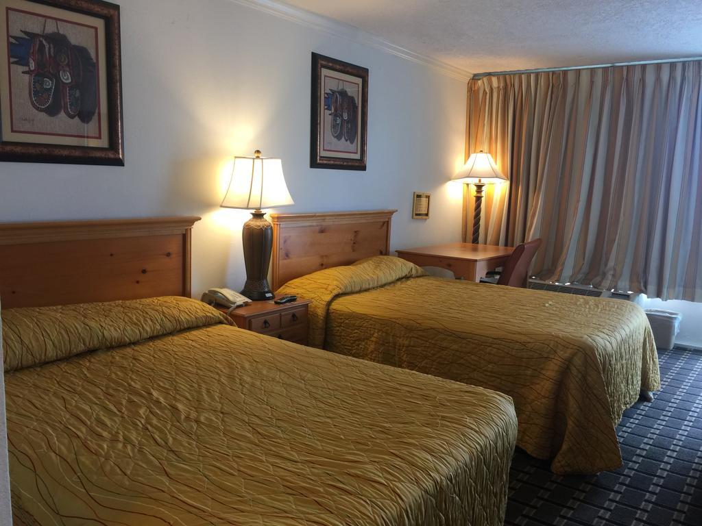 Houston Inn And Suites Екстер'єр фото
