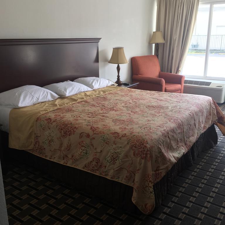 Houston Inn And Suites Екстер'єр фото