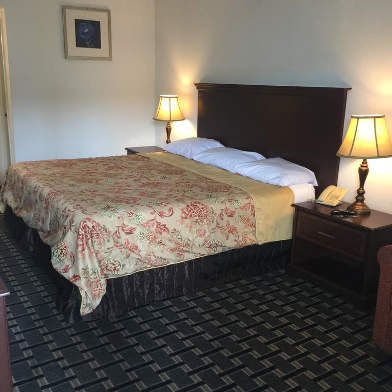 Houston Inn And Suites Екстер'єр фото