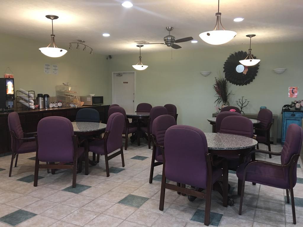Houston Inn And Suites Екстер'єр фото