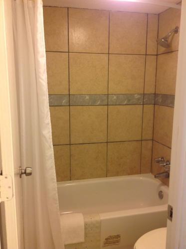 Houston Inn And Suites Екстер'єр фото
